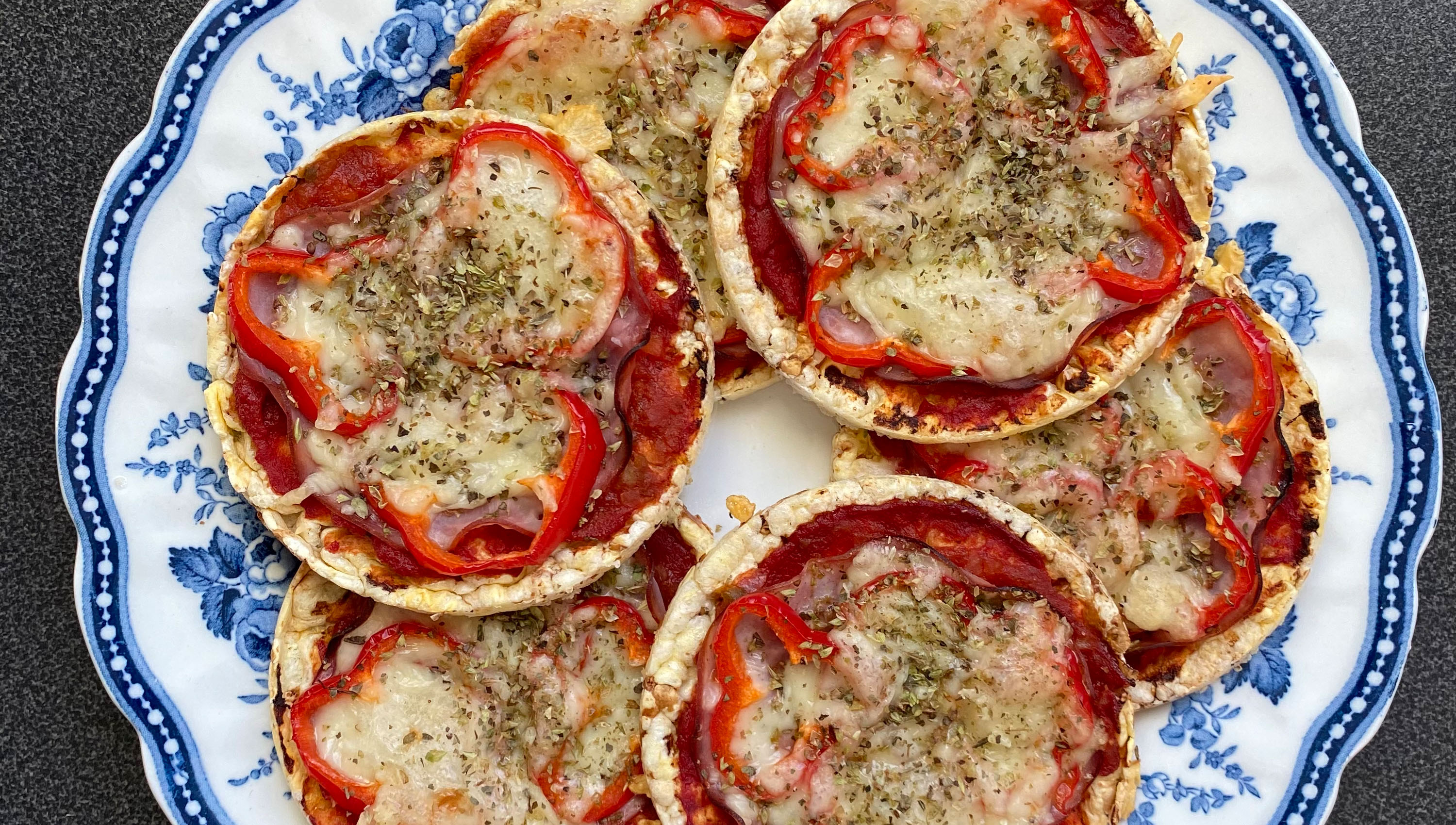 Bild på minipizzor på Friggs, recept.